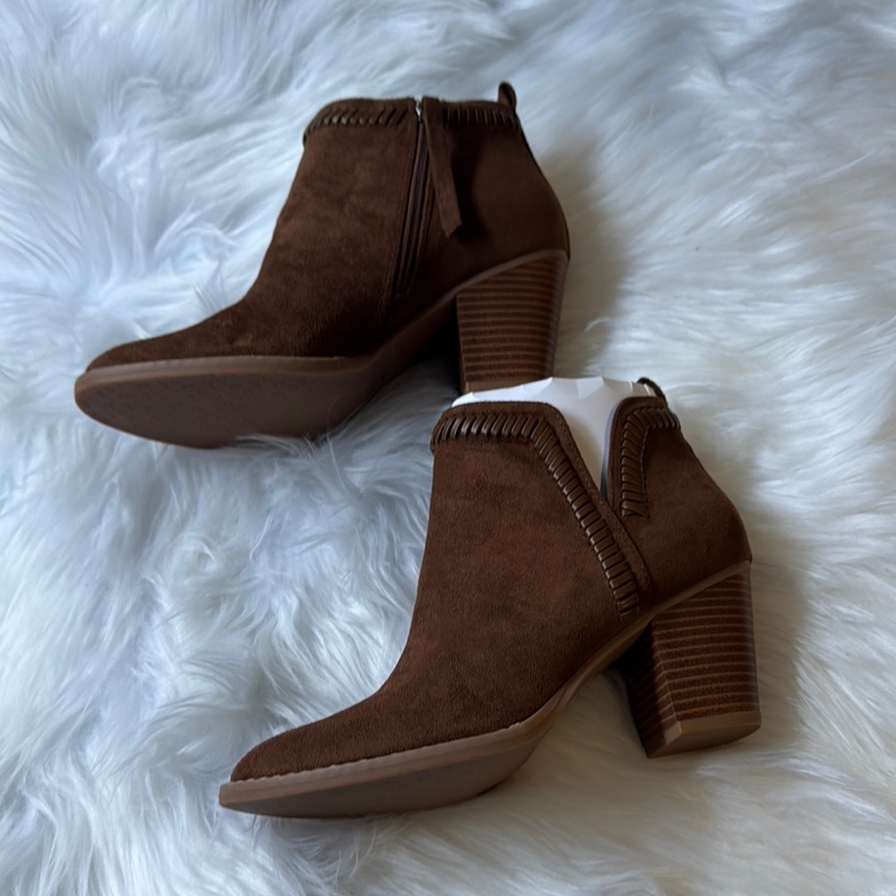 *sold*DV by Dolce Vita Brown Ankle Booties with Side Zipper - Picture 2 of 7